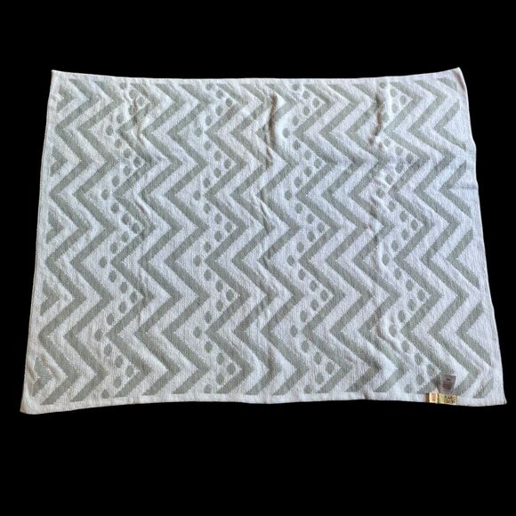 Harper Canyon Gray White Baby Blanket Chenille Chevron Stripe Polka Dot 43x34 - Picture 2 of 3